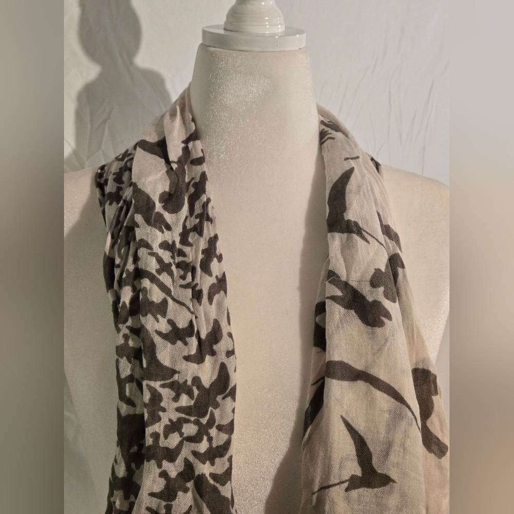 2 Chic★Abstract Bird Patterned Scarf - Picture 3 of 12
